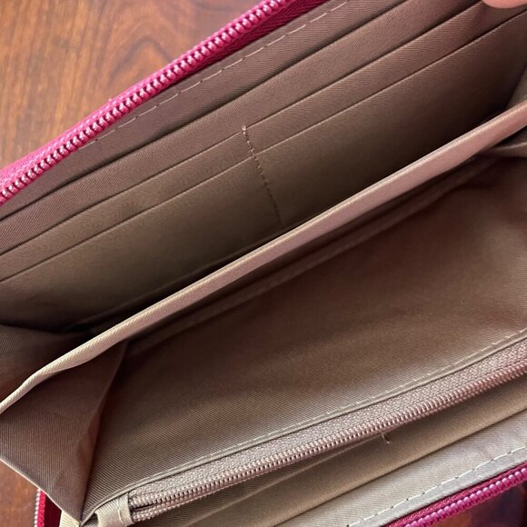 NEW Travelon RFID Blocking Safe ID Wallet With Wrist Strap & Zipper Closure In B - Picture 3 of 8